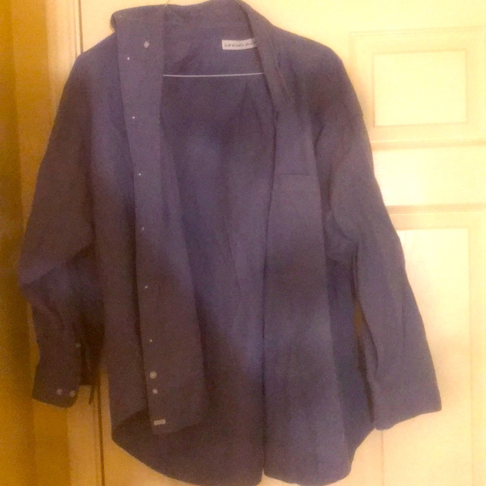 Classy yet stylish men’s dress shirt!!